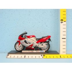  WELLY 1:18  12154 YAMAHA YZF1000R - 2