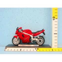 WELLY 1:18  12174 TRIUMPH SPRINT ST2002 - 2